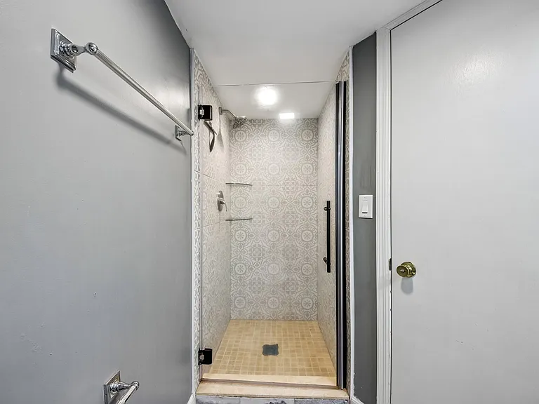 1111 Sara Ln — Photo 46