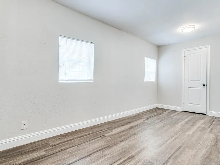 2216 Marburg St — Photo 11