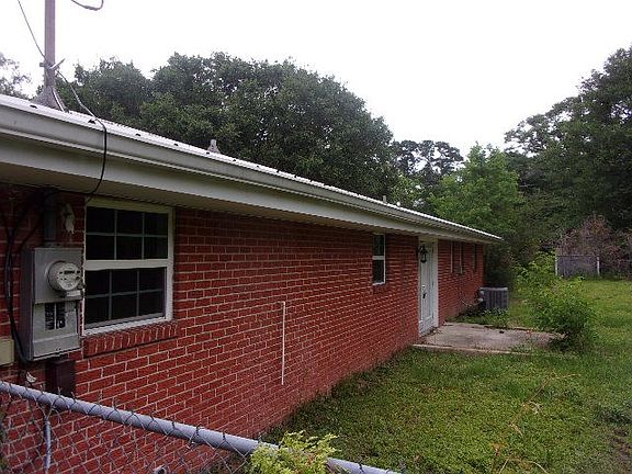 2nd image of 8 Hilda Ln
