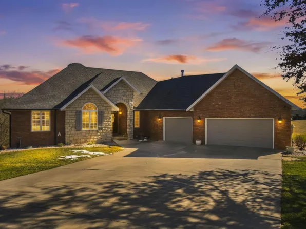 402 N Waterford Way, Nixa, MO 65714