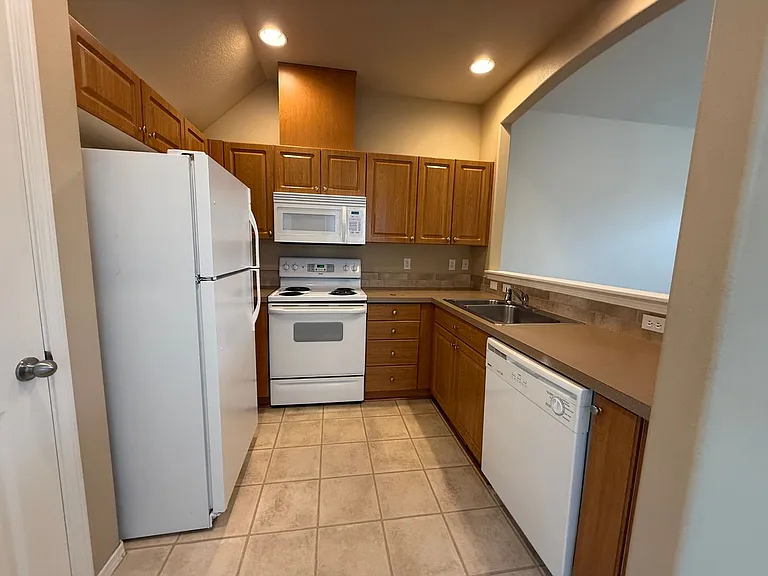 1296 SW Mill Pond Pl #300 — Photo 5