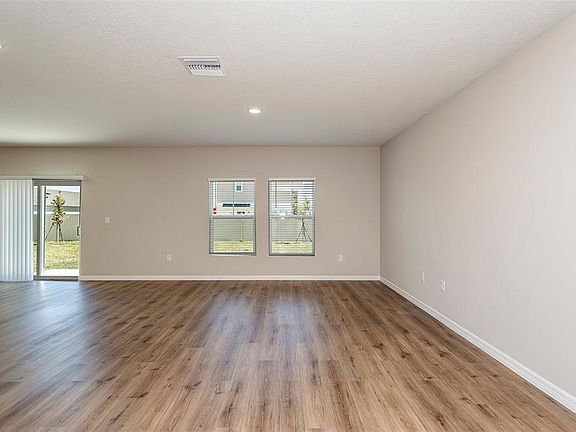 5th image of 36976 Sagemoor Dr