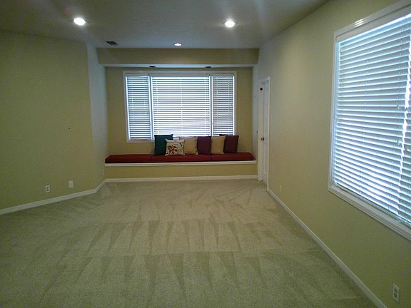 4th image of 1020 Sycamore Ave
