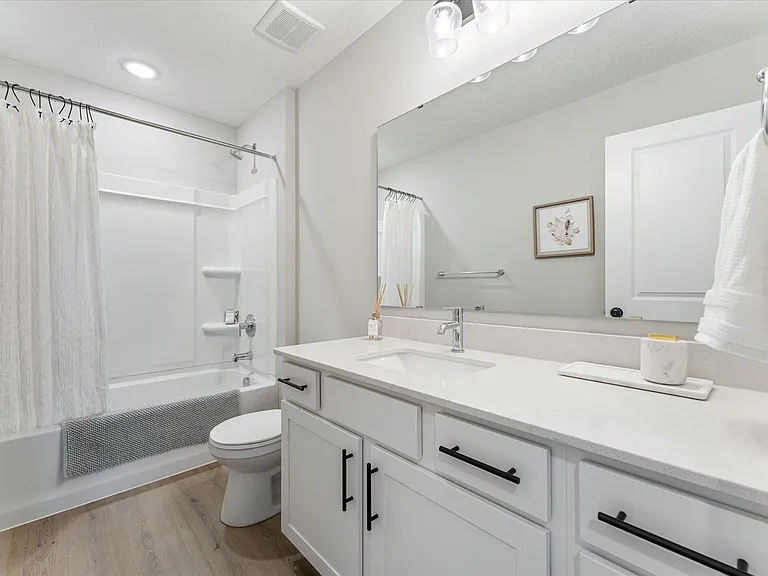 Acclaim of Woodbury Modern Living, Thoughtfully Designed — Photo 51