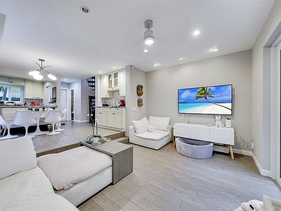 4th image of 2768 Day Ave APT 1