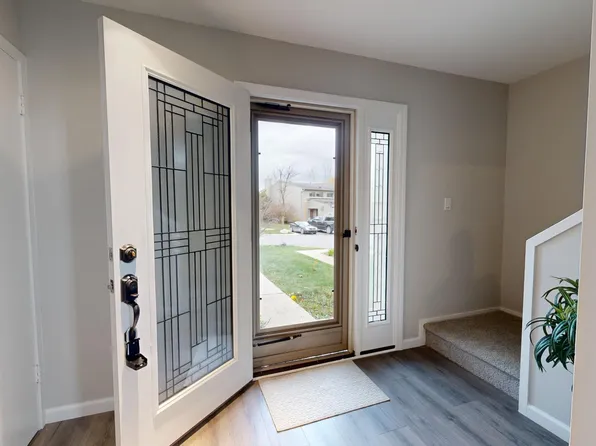 773 Peninsula Ct, Ann Arbor, MI 48105