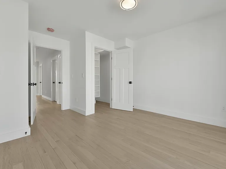 280-282 Sumner St #2 — Photo 13