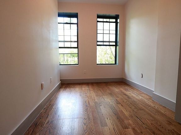 3rd image of 311 Chauncey St APT 2B