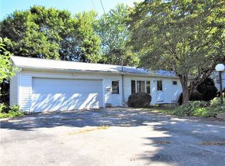 442 Arnold Rd, Coventry, RI 02816