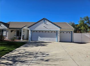 221 Hazelridge Ct, Simi Valley, CA 93065