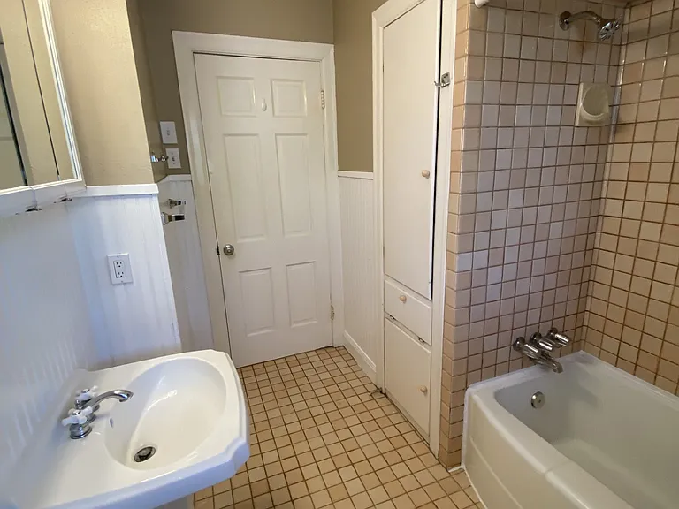 3901 Willbert Rd — Photo 28