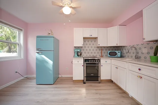 Studio, 380 sqft, $1,800 — Photo 4