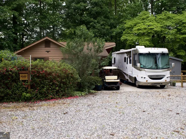 87 Maple Wood Ln, Cleveland, GA 30528