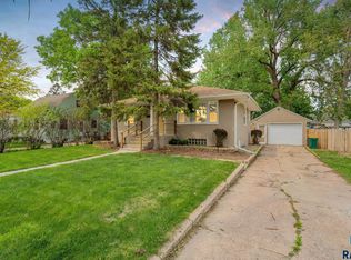 1112 W Sunset Dr, Sioux Falls, SD 57105