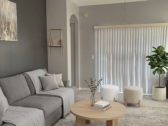 3rd image of 104 Callie Cir