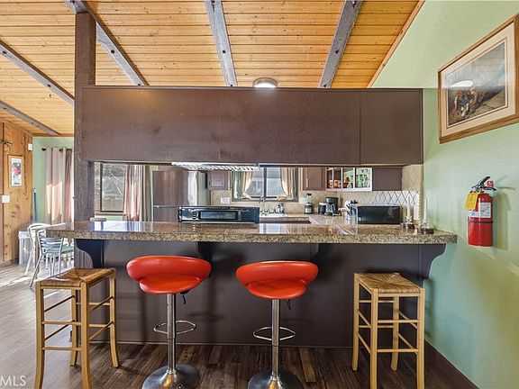 4th image of 44667 Barton Ln