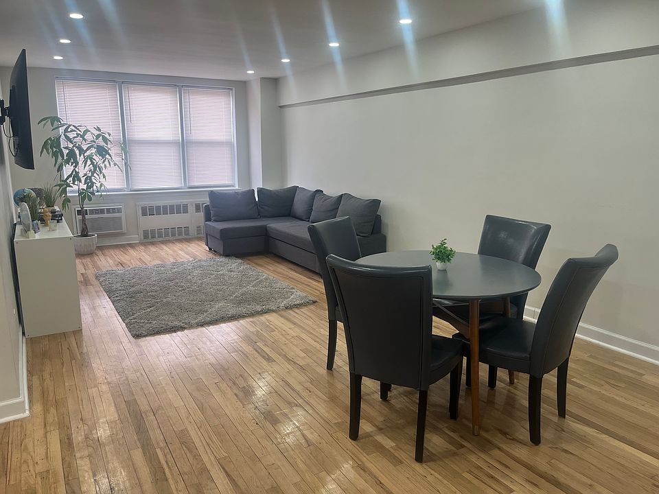 1st image of 855 E 7th St #50