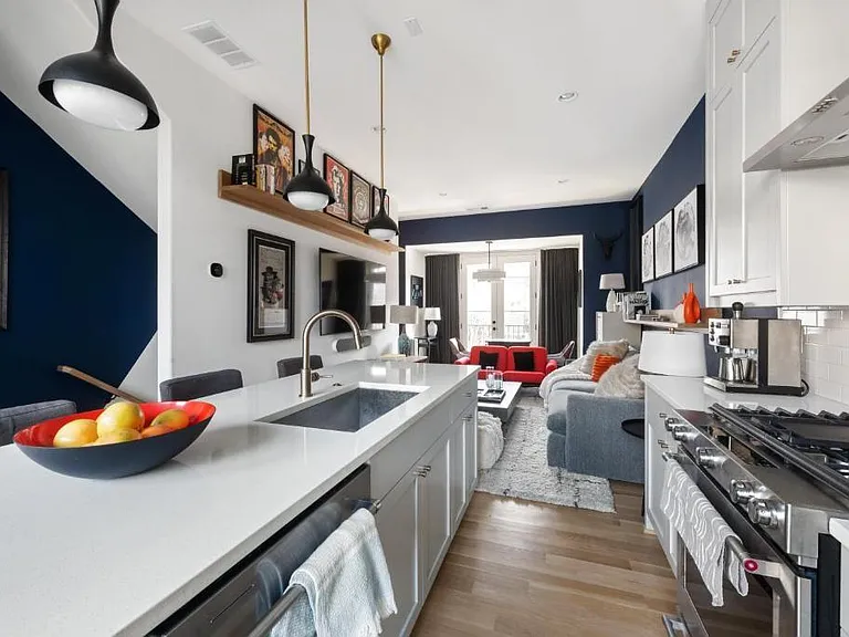 691 Fraser St SE — Photo 14