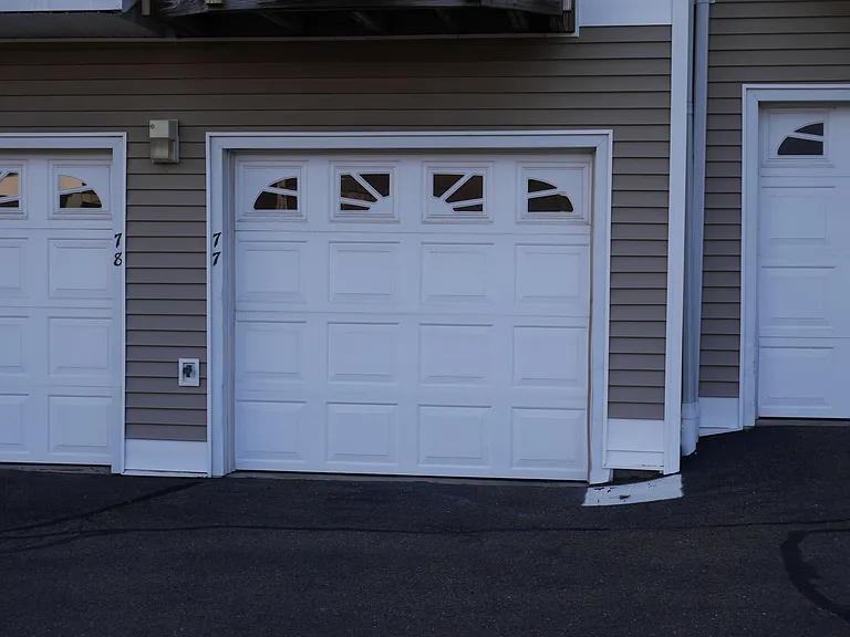 77 Glenrock — Photo 15