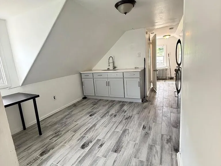 386 Summer Ave — Photo 8