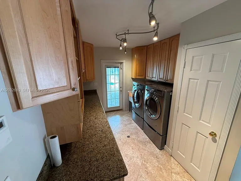 17501 SW 54th St — Photo 38