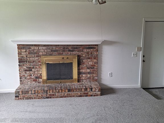 5th image of 121 Apollo Ct W