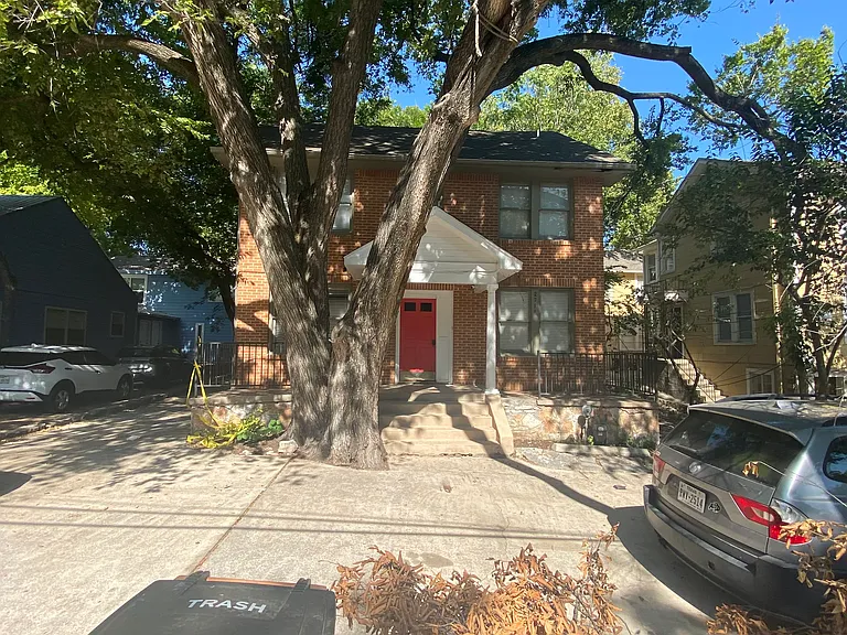2714 Whitis Ave #A — Photo 28