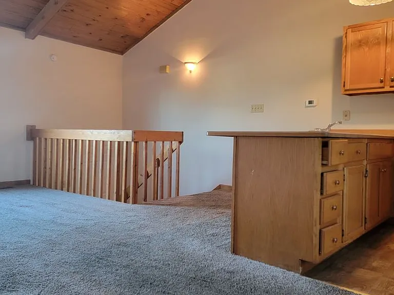 1137 Dale Dr — Photo 2