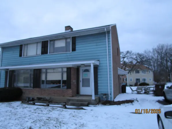 26 McGarity Rd #81-1, Park Forest, IL 60466