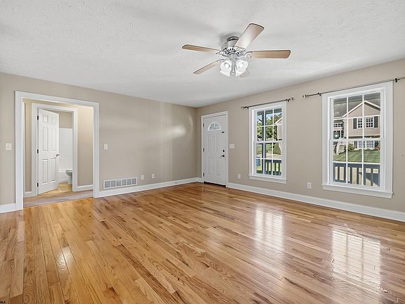 5th image of 305 Butler Dr