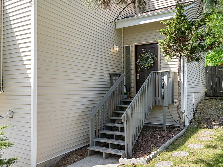 8213 N Colton St — Photo 18
