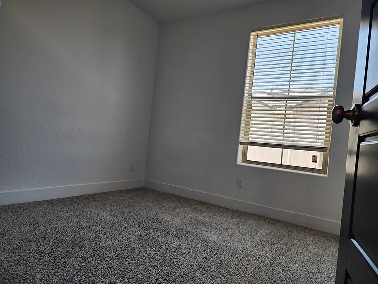 2816 E Teaberry Dr — Photo 11