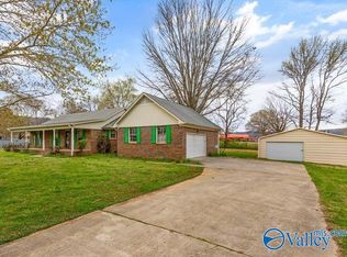 179 Plainview Dr SE, Owens Cross Roads, AL 35763