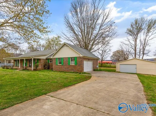 179 Plainview Dr SE, Owens Cross Roads, AL 35763