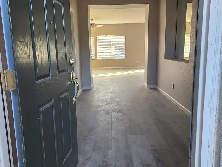 5602 Foxview Way — Photo 6