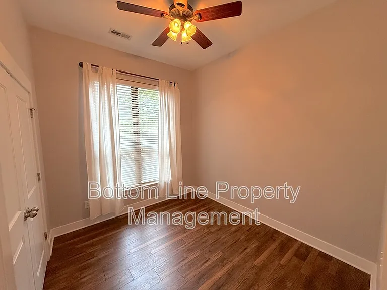 904 Warren Burgess Ln — Photo 15