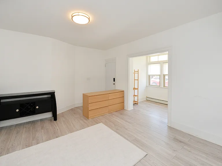 6 Glen St #1 — Photo 3