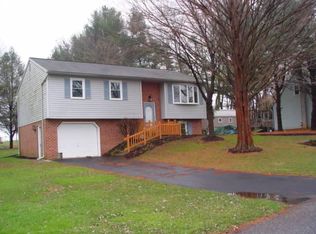 5 Orchard Ln, Conestoga, PA 17516