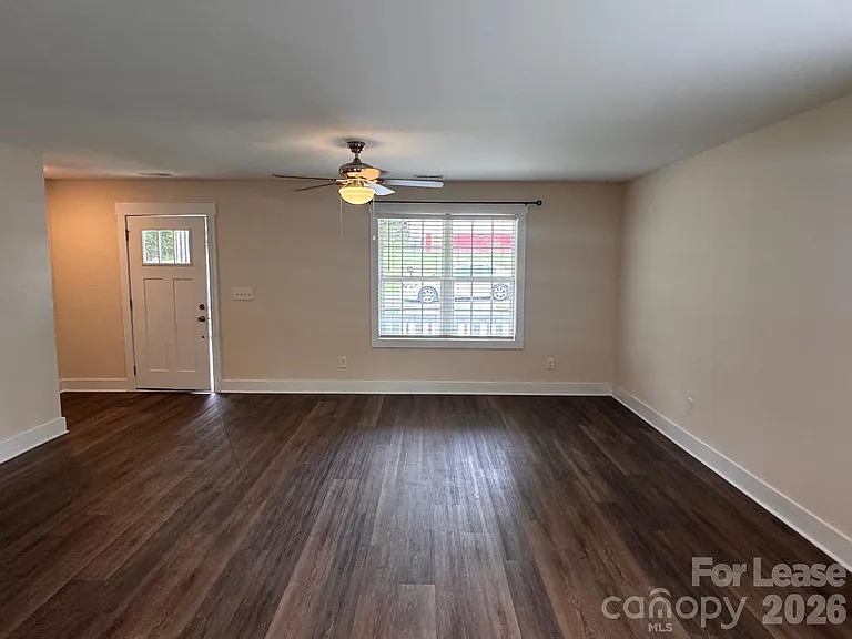 516 Beacon St — Photo 3