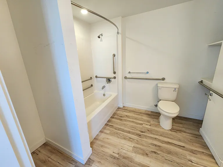 Russo Apartments — Photo 46