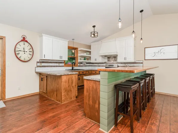 992 Ferndale St S, Maplewood, MN 55119