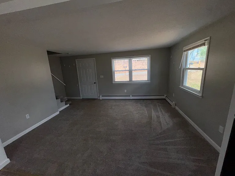 45 N Lake Ave — Photo 4