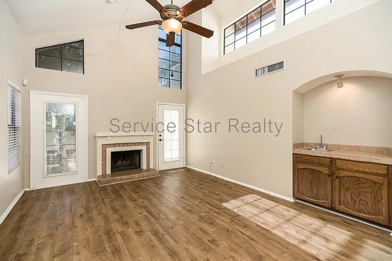 2 bed, 2.0 bath, 1362 sqft, $2,100 — Photo 4