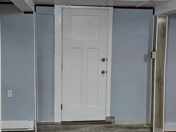 216 Macdonald Rd, Lake Cowichan, BC V0R 2G1