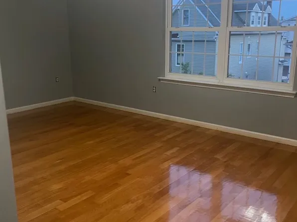 918 Emma St Floor 2, Elizabeth, NJ 07201