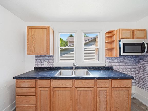 4th image of 233 W Congress St