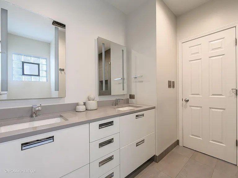 910 N Washtenaw Ave #1 — Photo 14