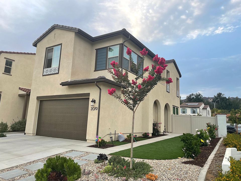 1st image of 2079 Carol Lee Ln