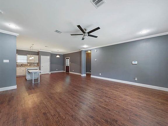 4th image of 9439 Church St
