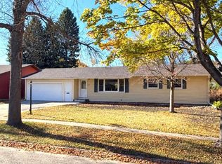 505 Maple Ln, Moorhead, MN 56560